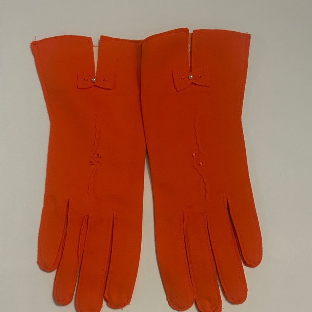 Vintage NWT lady Gay Orange Gloves with Bow Detail
